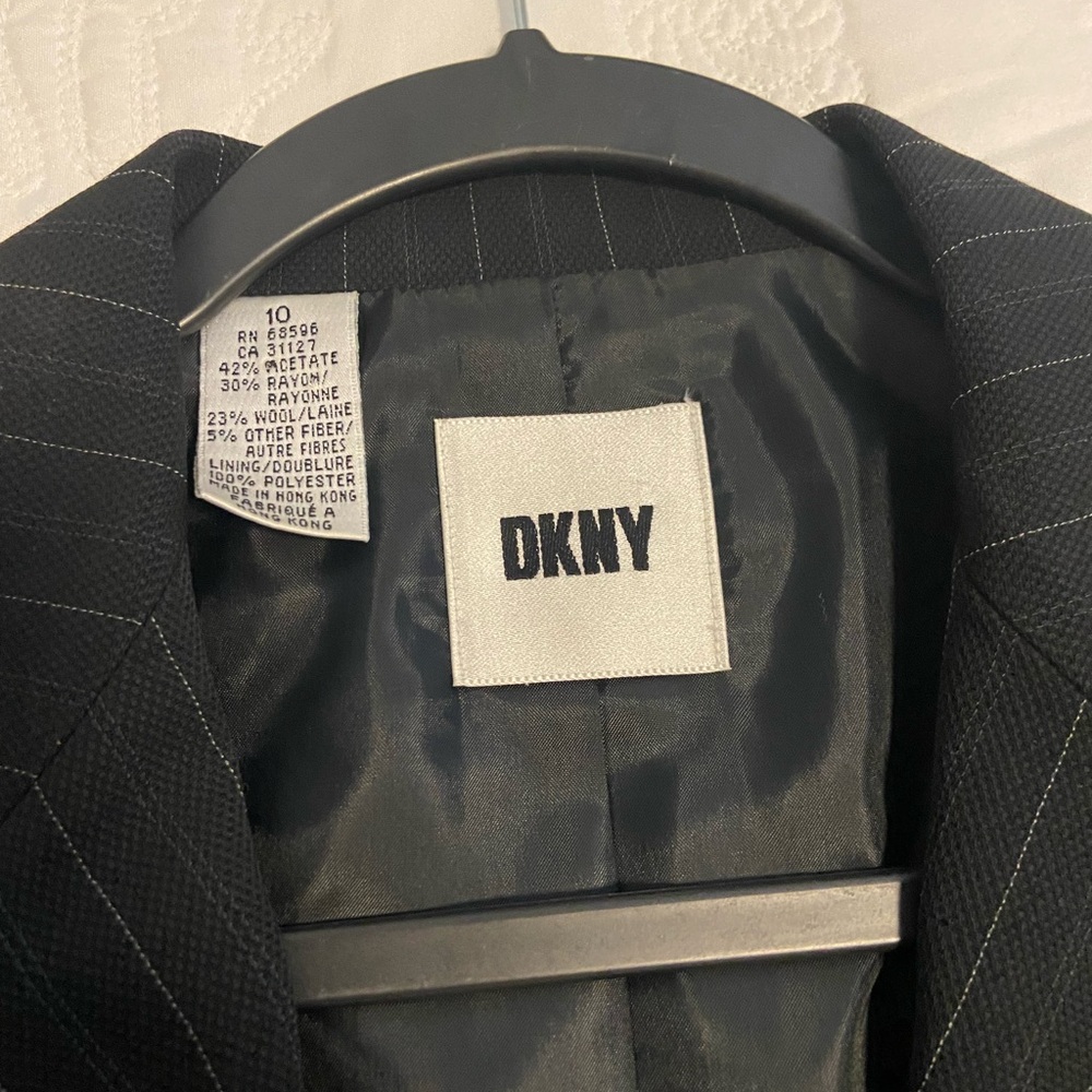 Womens DKNY blazer. Black with pinstripes 3 button classic blazer size 10